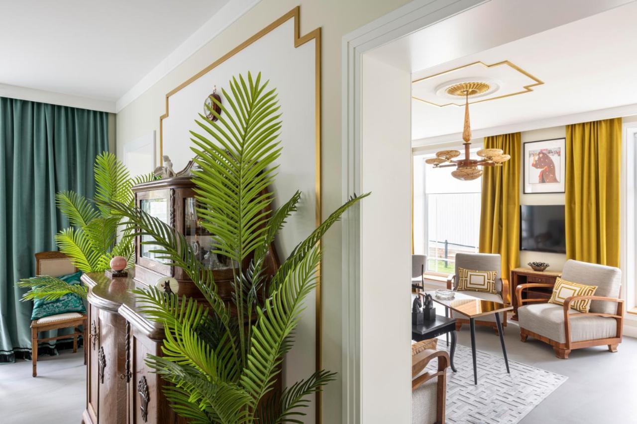 Suite With Private Bathroom At Three Bedroom Interwar Villa Grabyte With Daily Spaces To Share By Pine Forest On The Bank Of The River- 8Min By Car From Old Town Kaunas Bagian luar foto
