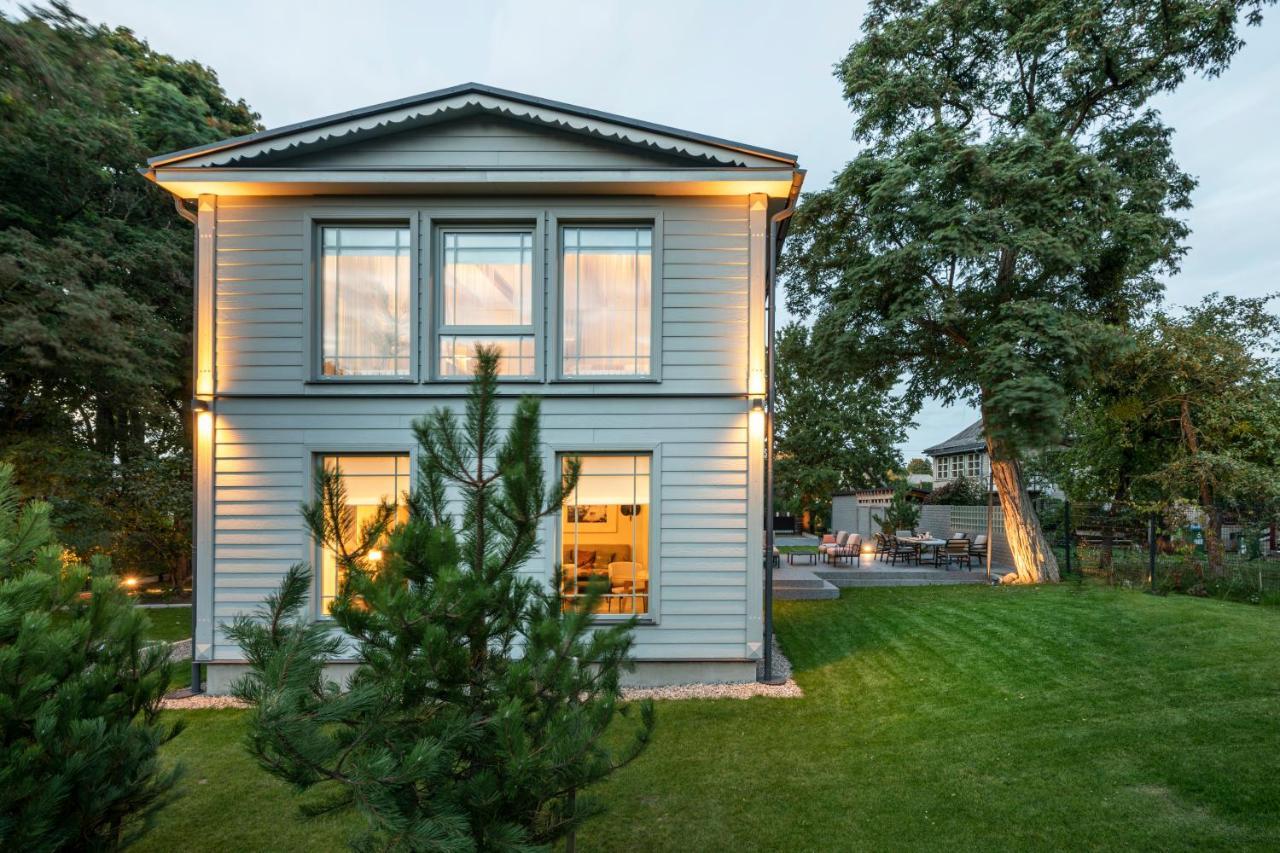 Suite With Private Bathroom At Three Bedroom Interwar Villa Grabyte With Daily Spaces To Share By Pine Forest On The Bank Of The River- 8Min By Car From Old Town Kaunas Bagian luar foto