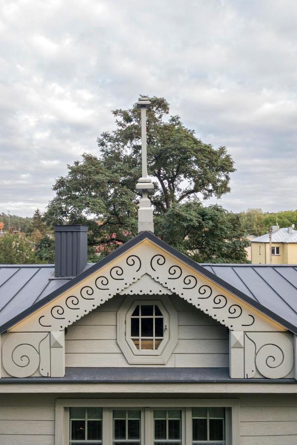 Suite With Private Bathroom At Three Bedroom Interwar Villa Grabyte With Daily Spaces To Share By Pine Forest On The Bank Of The River- 8Min By Car From Old Town Kaunas Bagian luar foto