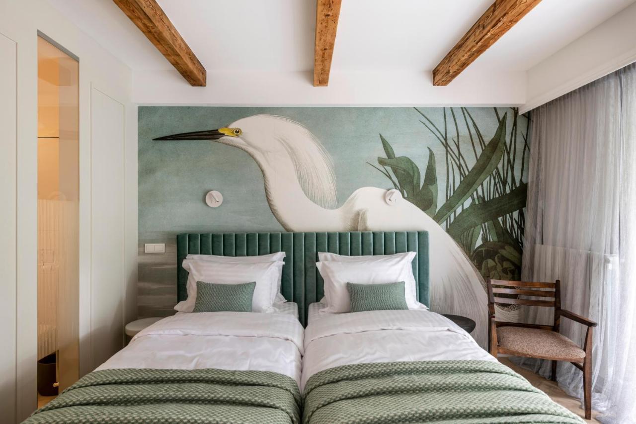 Suite With Private Bathroom At Three Bedroom Interwar Villa Grabyte With Daily Spaces To Share By Pine Forest On The Bank Of The River- 8Min By Car From Old Town Kaunas Bagian luar foto