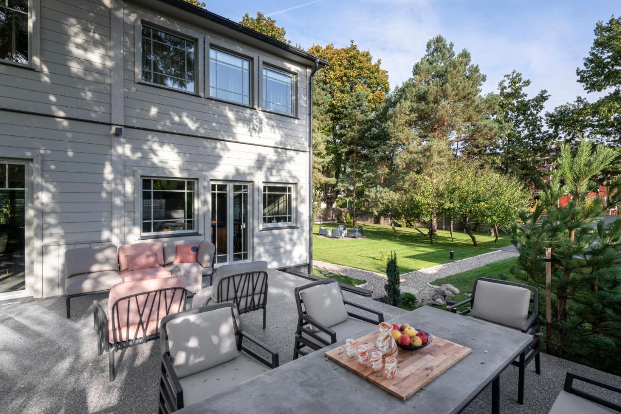 Suite With Private Bathroom At Three Bedroom Interwar Villa Grabyte With Daily Spaces To Share By Pine Forest On The Bank Of The River- 8Min By Car From Old Town Kaunas Bagian luar foto