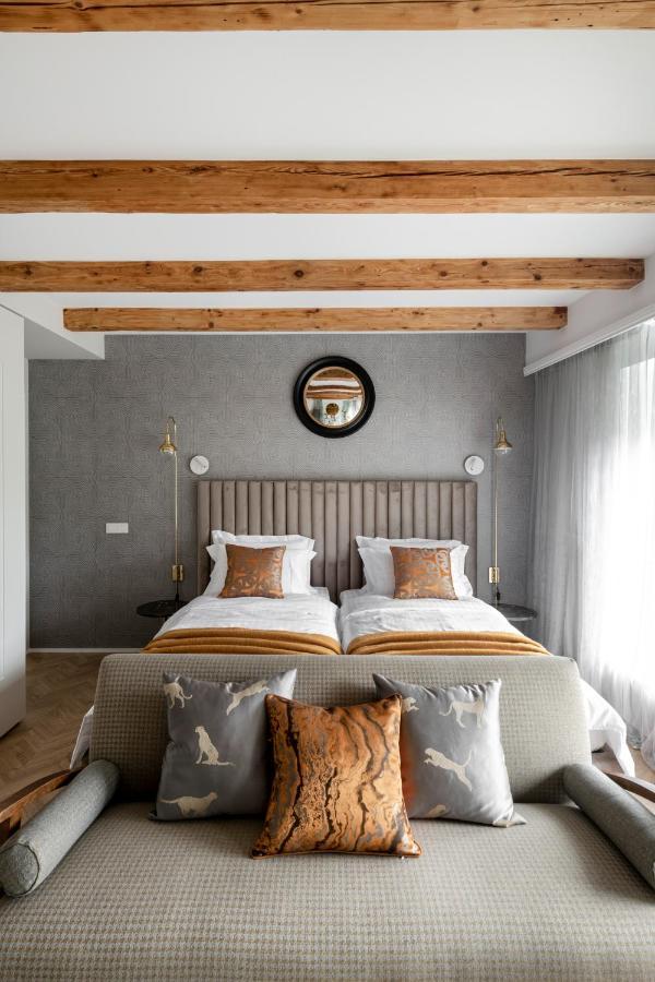 Suite With Private Bathroom At Three Bedroom Interwar Villa Grabyte With Daily Spaces To Share By Pine Forest On The Bank Of The River- 8Min By Car From Old Town Kaunas Bagian luar foto