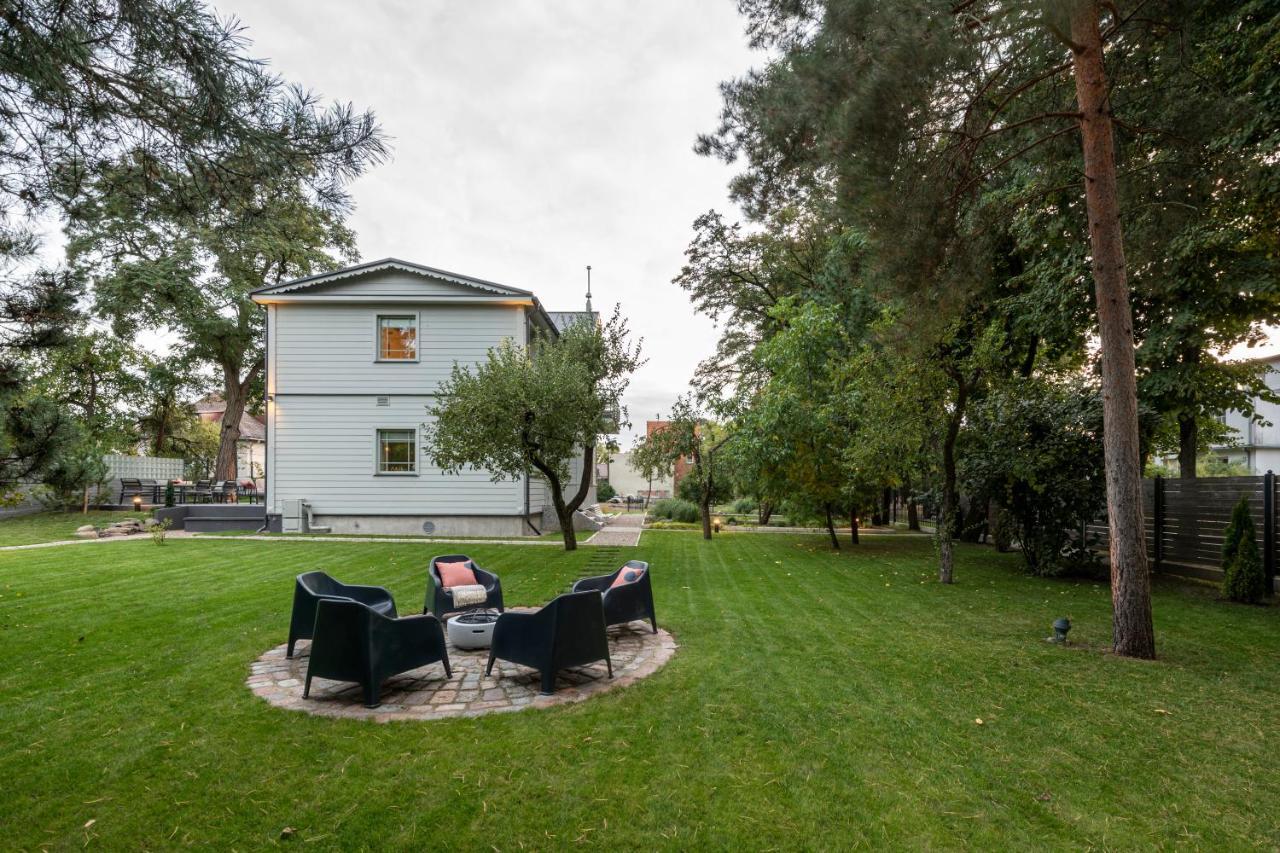 Suite With Private Bathroom At Three Bedroom Interwar Villa Grabyte With Daily Spaces To Share By Pine Forest On The Bank Of The River- 8Min By Car From Old Town Kaunas Bagian luar foto