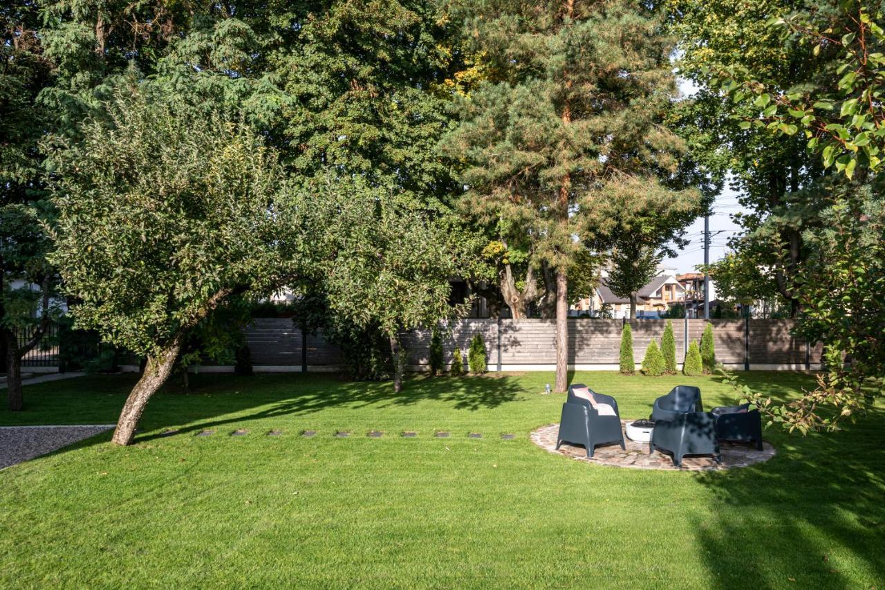 Suite With Private Bathroom At Three Bedroom Interwar Villa Grabyte With Daily Spaces To Share By Pine Forest On The Bank Of The River- 8Min By Car From Old Town Kaunas Bagian luar foto